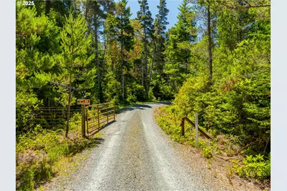 58897 Constance Dr, Bandon, OR 97411 - Photo 3