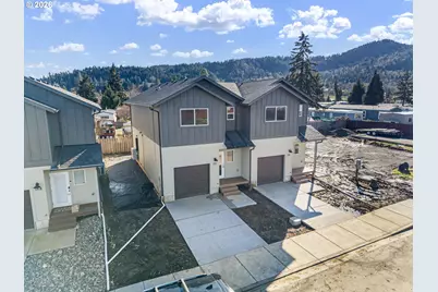 172 Allison Ave, Sutherlin, OR 97479 - Photo 1