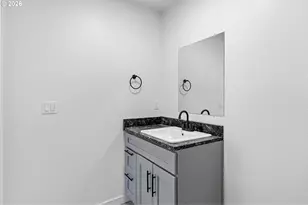 172 Allison Ave, Sutherlin, OR 97479 - Photo 23