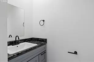 172 Allison Ave, Sutherlin, OR 97479 - Photo 9