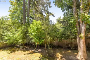 10071 SW 8th Pl, Portland, OR 97219 - Photo 35