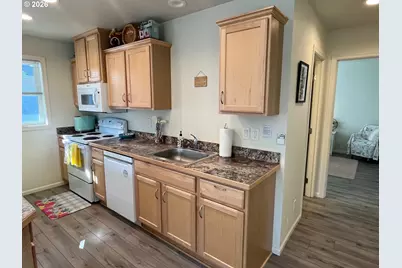 1610 19th St, Florence, OR 97439 - Photo 41
