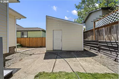 321 N 8th St, Cottage Grove, OR 97424 - Photo 35