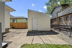 321 N 8th St, Cottage Grove, OR 97424 - Photo 35