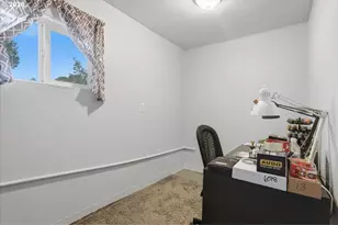 8621 NW 12th Ct, Vancouver, WA 98665 - Photo 13