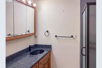 1065 Harlan St, Roseburg, OR 97471 - Photo 15
