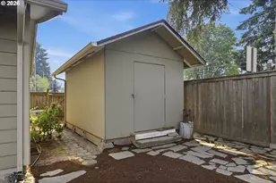 2710 Crocker Rd, Eugene, OR 97404 - Photo 29