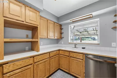 2710 Crocker Rd, Eugene, OR 97404 - Photo 9