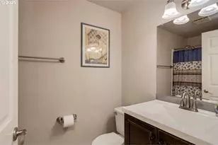 913 SE Angella Ct, McMinnville, OR 97128 - Photo 11