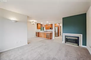 245 W St James Pl, Longview, WA 98632 - Photo 3