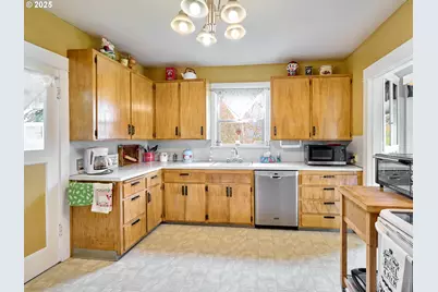 13595 S Warrick Rd, Molalla, OR 97038 - Photo 11