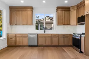 2090 N Watts St, Portland, OR 97217 - Photo 3