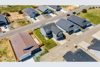 764 Seacrest Dr, Bandon, OR 97411 - Photo 43