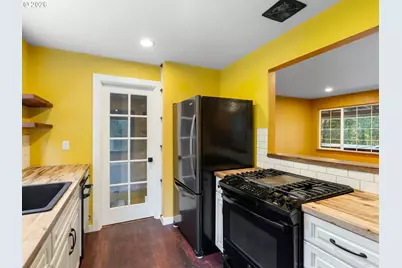 9208 SW 44th Ave, Portland, OR 97219 - Photo 9