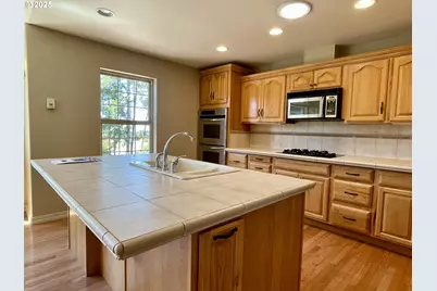 2180 Hayes St, North Bend, OR 97459 - Photo 17