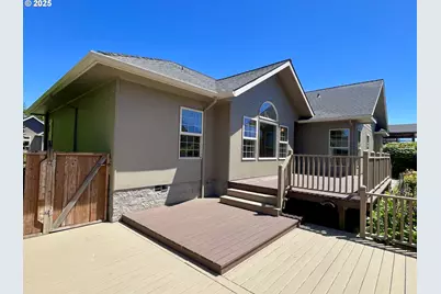 2180 Hayes St, North Bend, OR 97459 - Photo 41