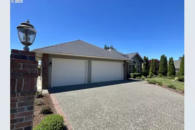2180 Hayes St, North Bend, OR 97459 - Photo 3