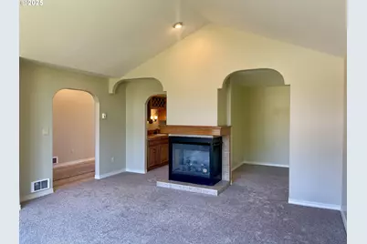 2180 Hayes St, North Bend, OR 97459 - Photo 23
