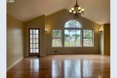 2180 Hayes St, North Bend, OR 97459 - Photo 17