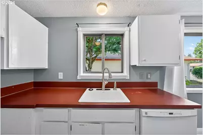 14996 SE Caruthers Ct, Portland, OR 97233 - Photo 13