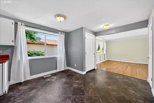 14996 SE Caruthers Ct, Portland, OR 97233 - Photo 9