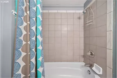 14996 SE Caruthers Ct, Portland, OR 97233 - Photo 23