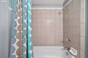 14996 SE Caruthers Ct, Portland, OR 97233 - Photo 23