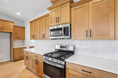 717 Magnolia Ave, Woodburn, OR 97071 - Photo 5