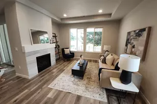 717 Magnolia Ave, Woodburn, OR 97071 - Photo 7