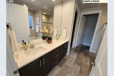 717 Magnolia Ave, Woodburn, OR 97071 - Photo 11