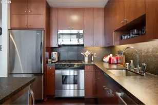 1025 NW Couch St, Portland, OR 97209 - Photo 13