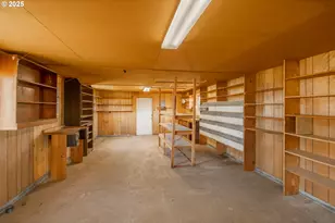 9885 Buena Vista Rd, Independence, OR 97351 - Photo 35