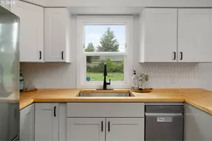 16428 SE Woodward St, Portland, OR 97236 - Photo 15