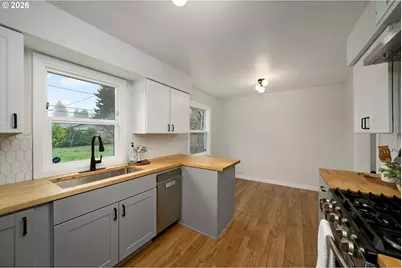 16428 SE Woodward St, Portland, OR 97236 - Photo 17