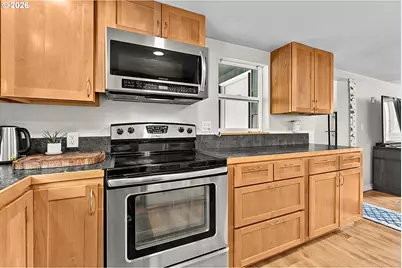 269 S 69th Pl, Springfield, OR 97478 - Photo 11