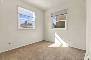 736 5th St, Springfield, OR 97477 - Photo 11