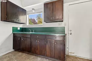 736 5th St, Springfield, OR 97477 - Photo 9