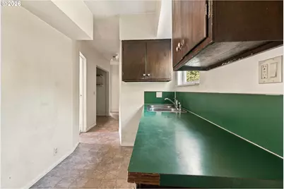736 5th St, Springfield, OR 97477 - Photo 9