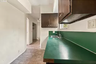 736 5th St, Springfield, OR 97477 - Photo 9