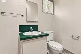 736 5th St, Springfield, OR 97477 - Photo 17