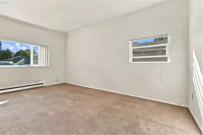 736 5th St, Springfield, OR 97477 - Photo 5
