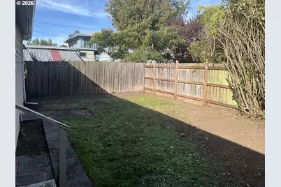 736 5th St, Springfield, OR 97477 - Photo 21