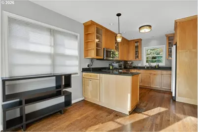 1517 SW Highland Pkwy, Portland, OR 97221 - Photo 11