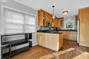 1517 SW Highland Pkwy, Portland, OR 97221 - Photo 11