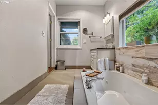 1517 SW Highland Pkwy, Portland, OR 97221 - Photo 17