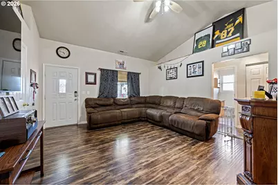 24891 Kingpin Loop, Veneta, OR 97487 - Photo 5