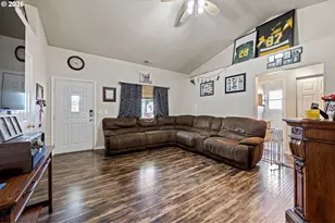 24891 Kingpin Loop, Veneta, OR 97487 - Photo 5