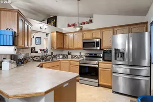 24891 Kingpin Loop, Veneta, OR 97487 - Photo 13
