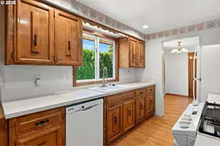 4512 Raintree Ct NE, Salem, OR 97305 - Photo 9