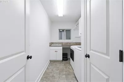 2863 Olympic St, Woodburn, OR 97071 - Photo 25